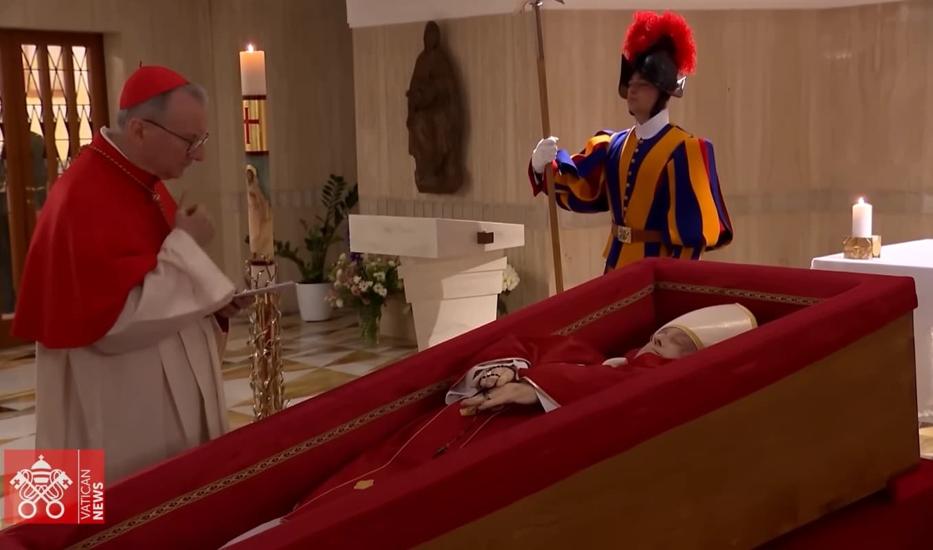 Morte di Papa Francesco, il commosso omaggio dei fedeli