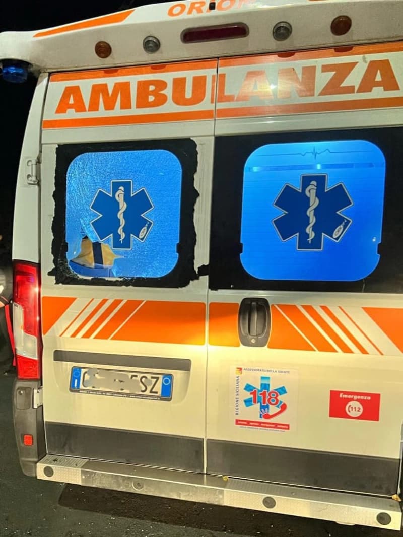 Omicidio di San Gregorio, la denuncia della Seus: “Operatori aggrediti e ambulanza danneggiata”