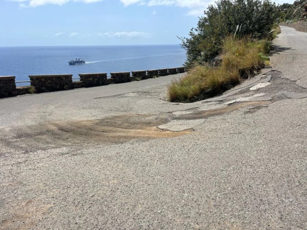 Filicudi, 6 milioni di euro per la strada tra porto a Pecorini