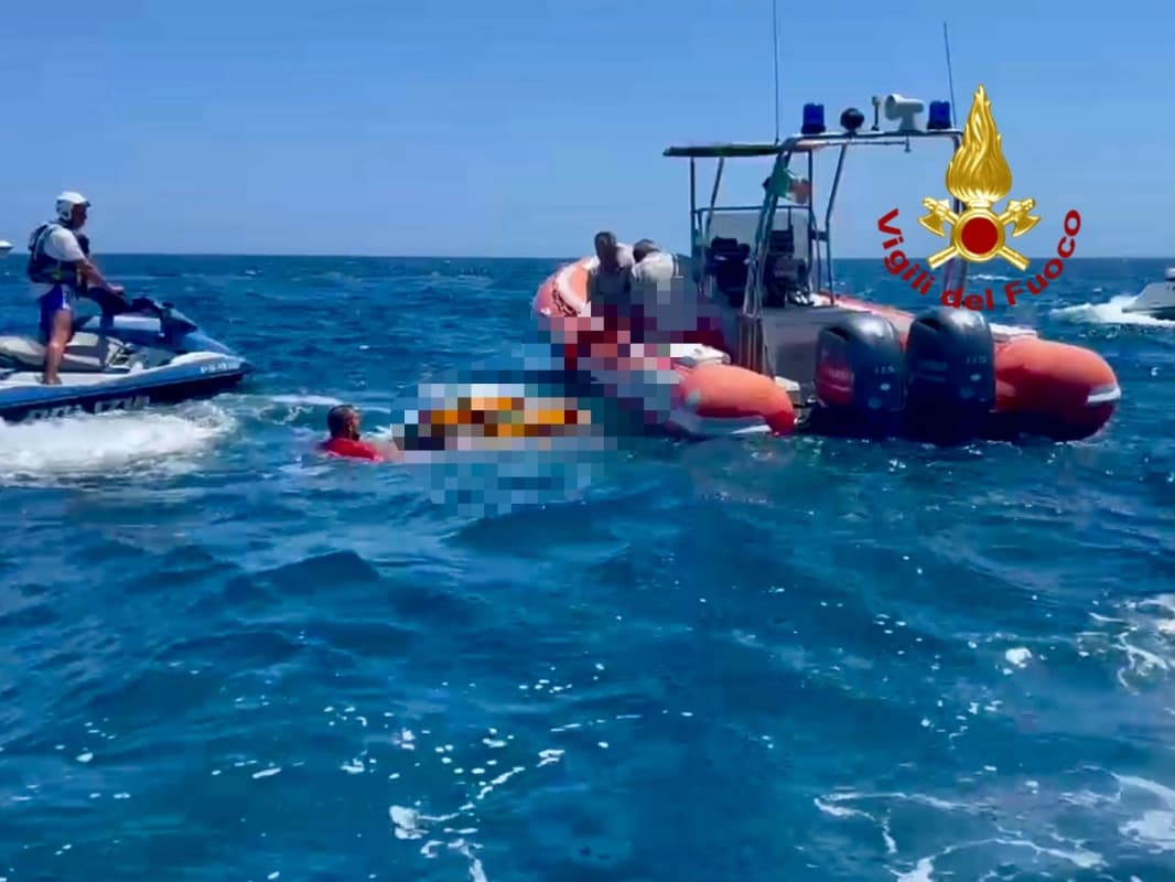Catania, tragedia in mare: vigili del fuoco recuperano il corpo di un uomo