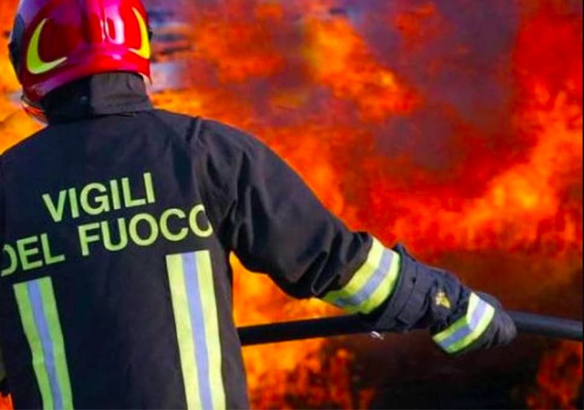 Incendio sull’A19, chiuso un tratto di autostrada