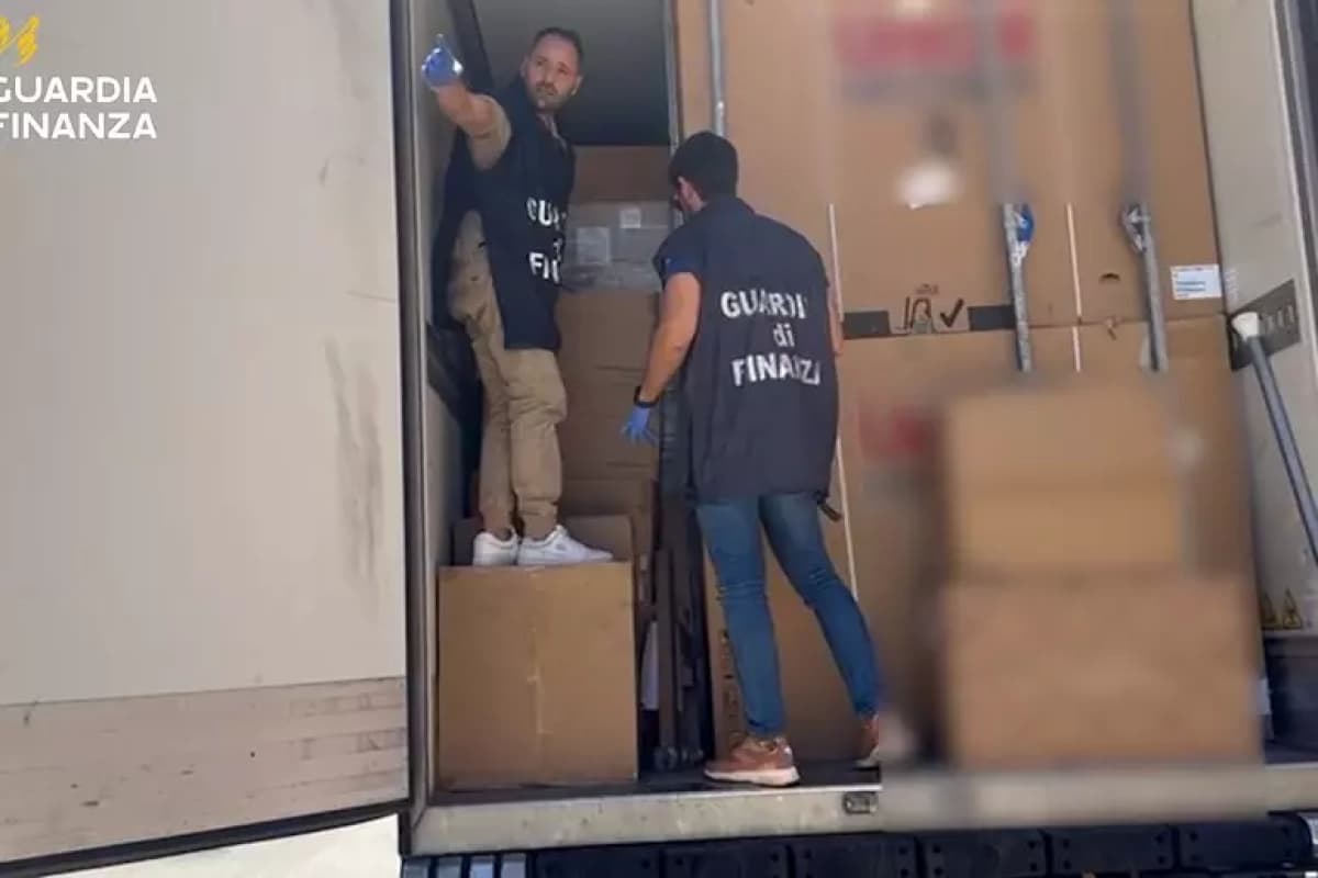 Catania, contrabbando di carburante: sequestrati 45mila litri