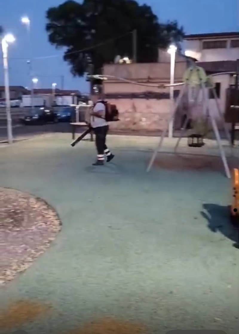 Catania, continua il piano settimanale di pulizia: al via interventi su 35 piazze cittadine