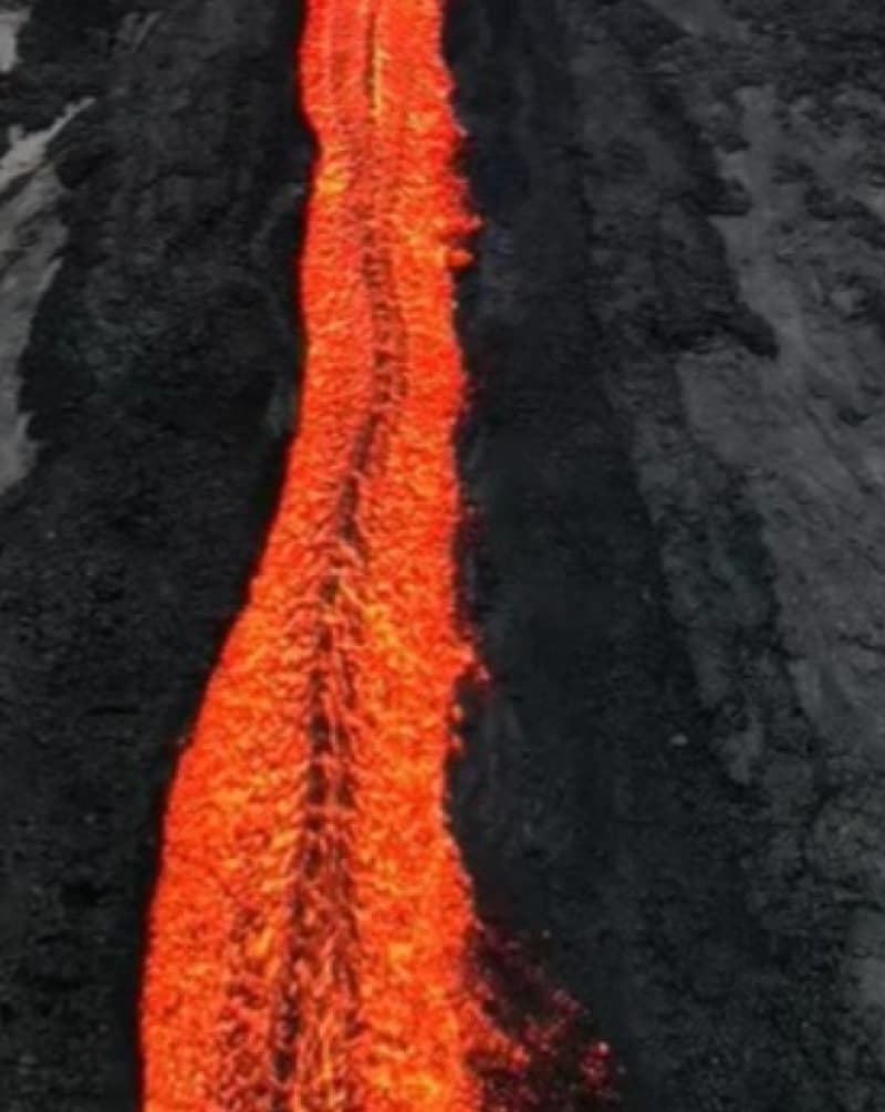 Allerta Etnas F1. La protezione civile avverte: “Alta probabilità imminente fontane di lava”