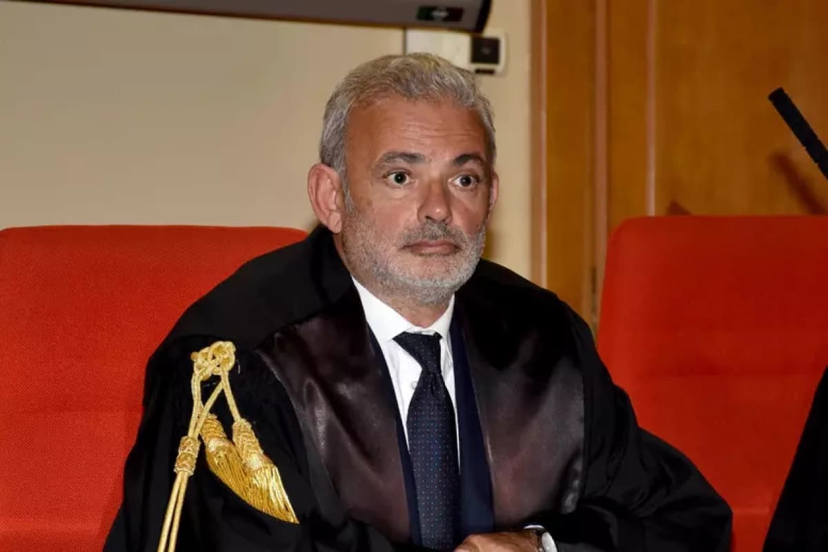 Cellulari in carcere, il pm Curcio: “Sistema indifeso, indagini vanificate”