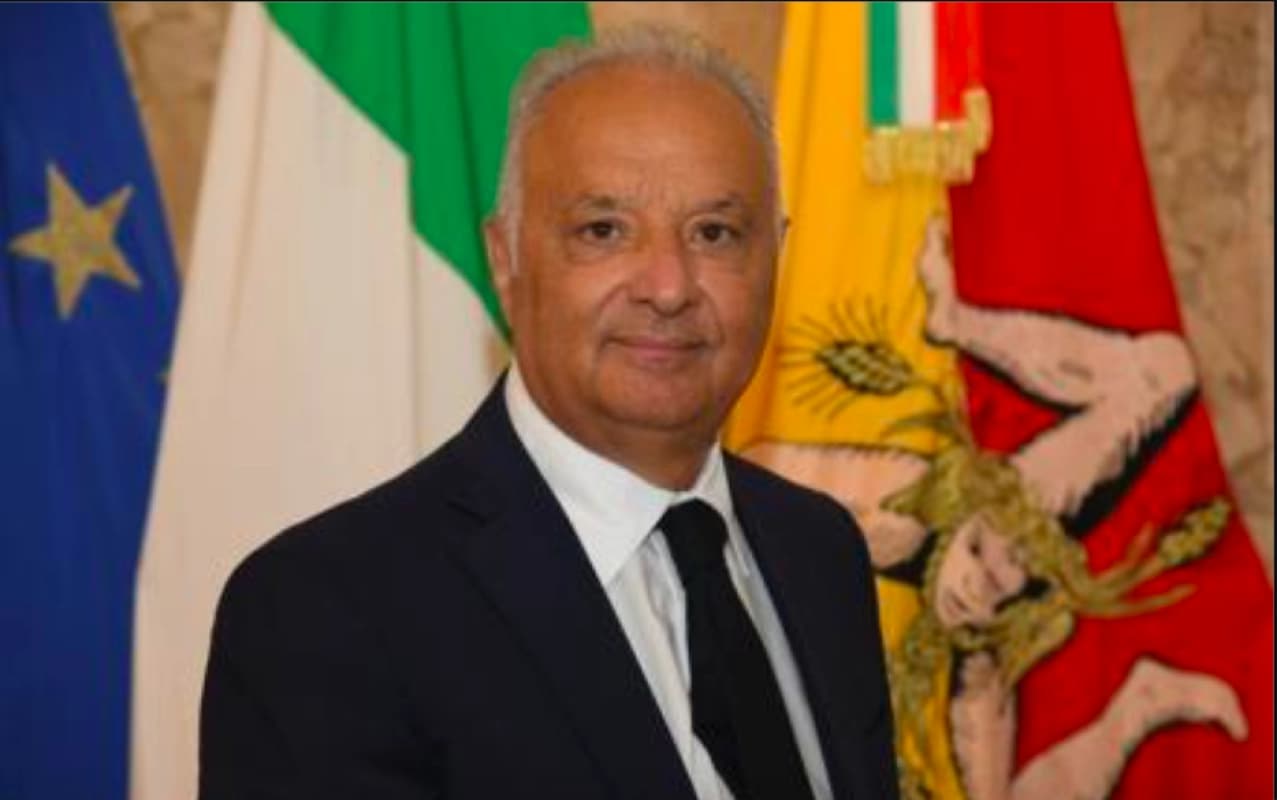 L’assessore regionale Barbagallo lascia l’incarico