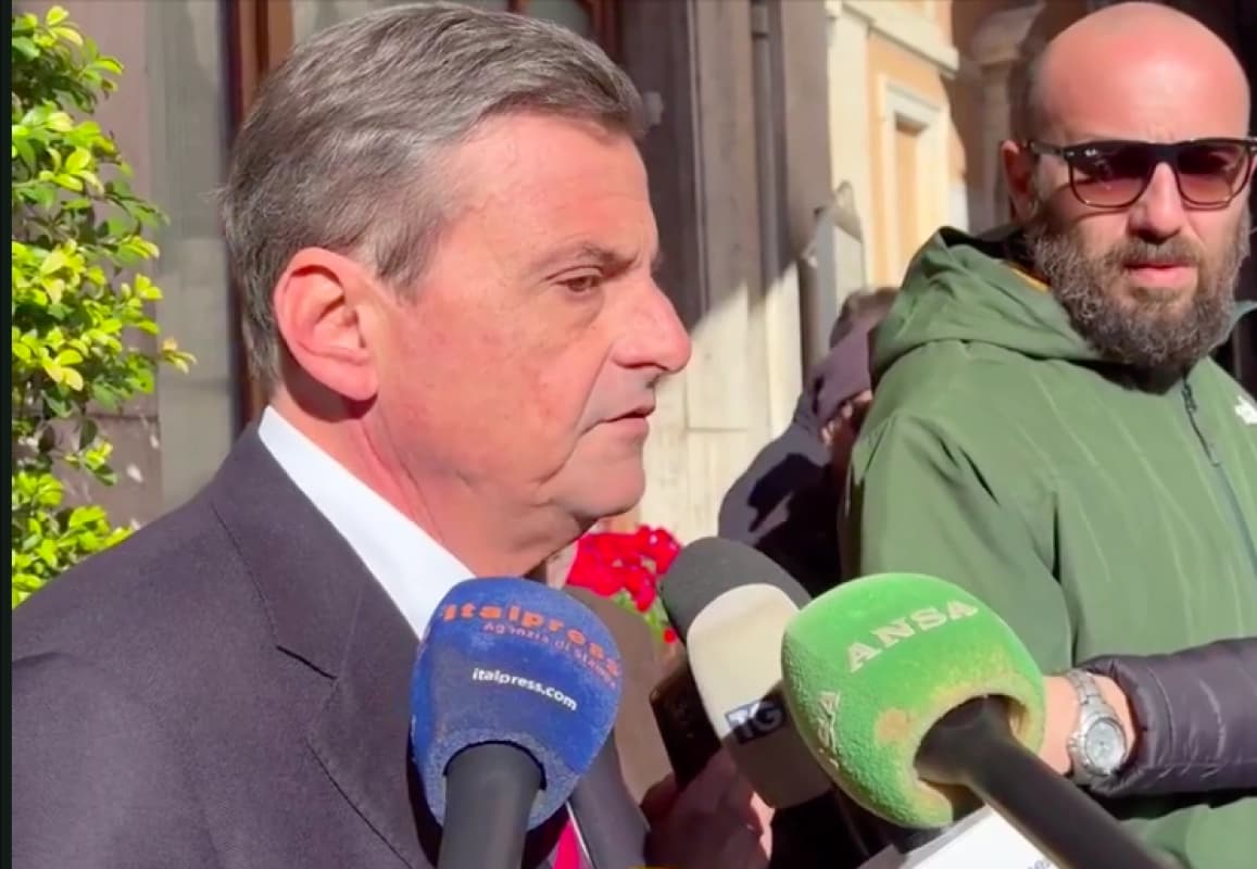 Calenda: “In Sicilia situazione fuori controllo”