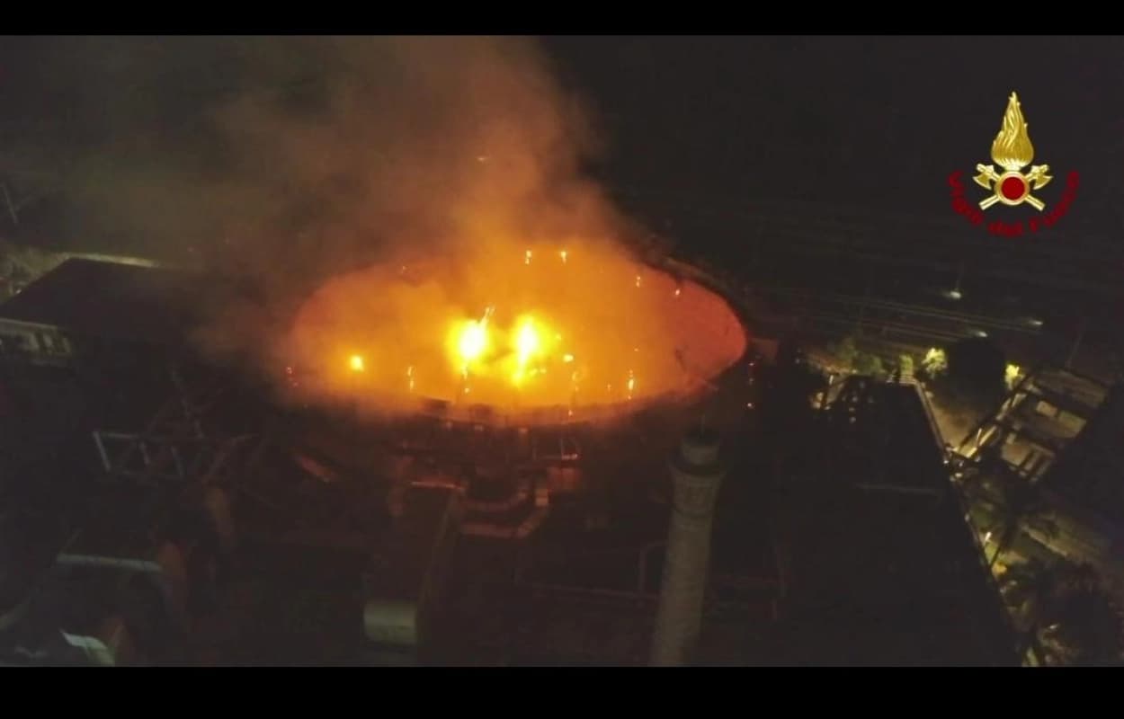 Una settimana fa l’incendio alle Ciminiere: serviranno oltre 17 milioni di euro per la ricostruzione