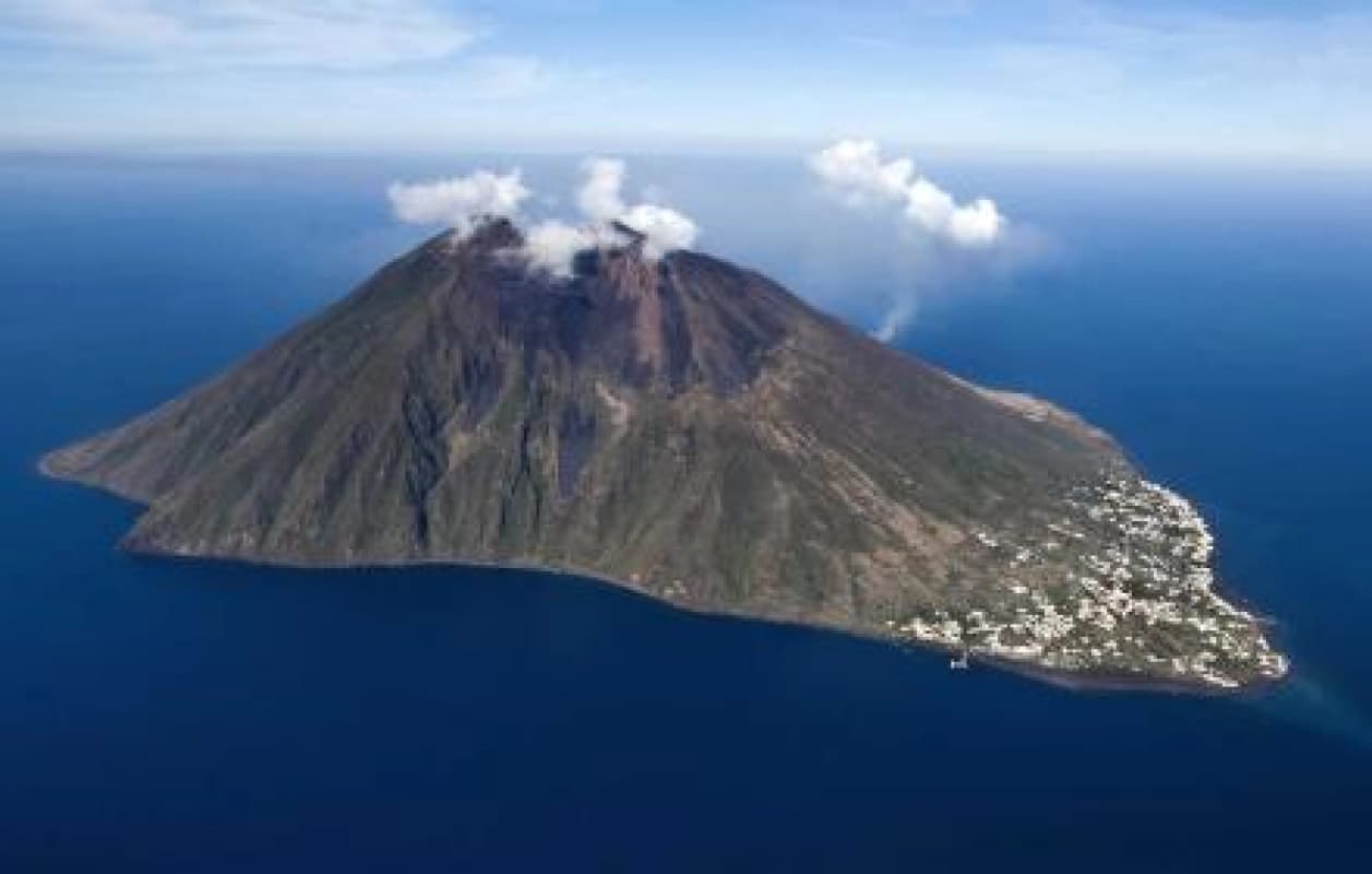 Stromboli vuole l’autonomia: raccolta firme per staccarsi da Lipari