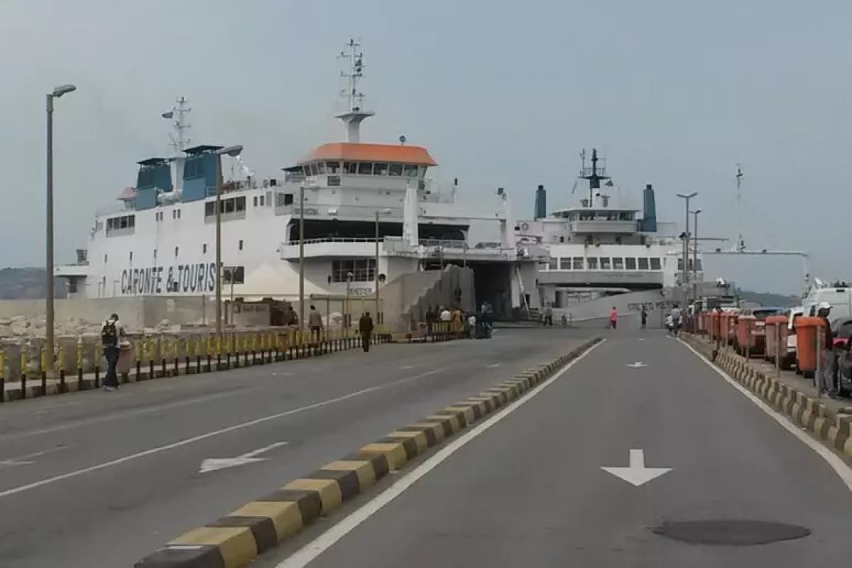 Sciopero generale, disagi in tutta Italia: ritardi nei collegamenti marittimi con Sicilia e Sardegna