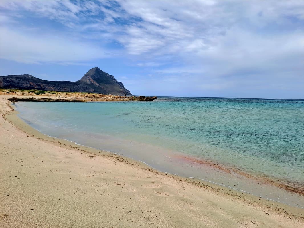 Stabilimenti e strutture a Macari e Castelluzzo: la Regione chiede il riesame del parere