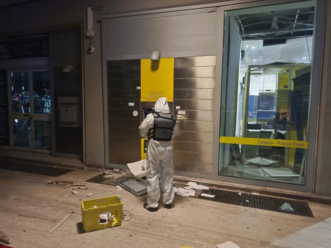 Tremestieri, fatta esplodere la cassaforte di un bancoposta