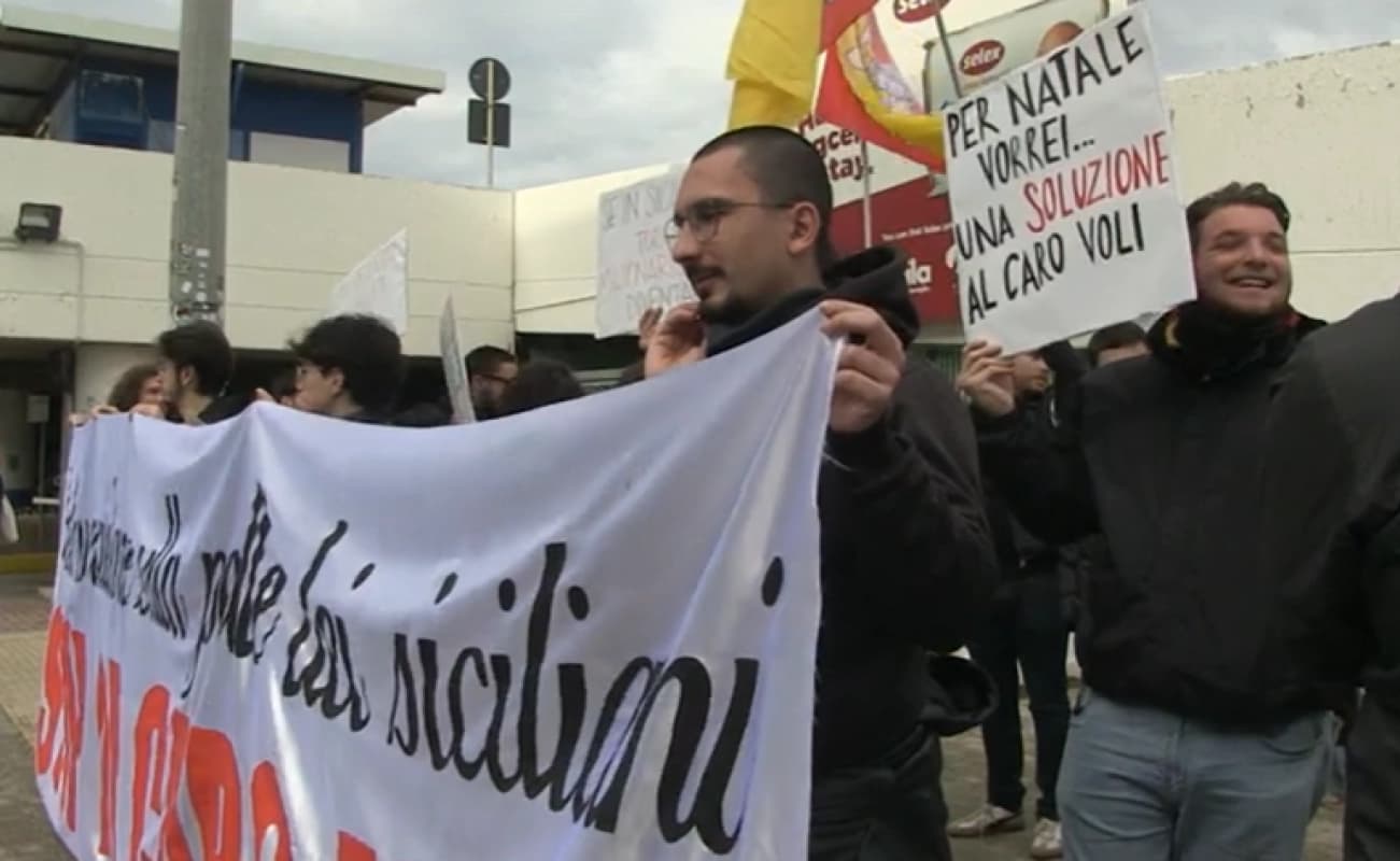 Caro voli, protesta all’aeroporto di Palermo