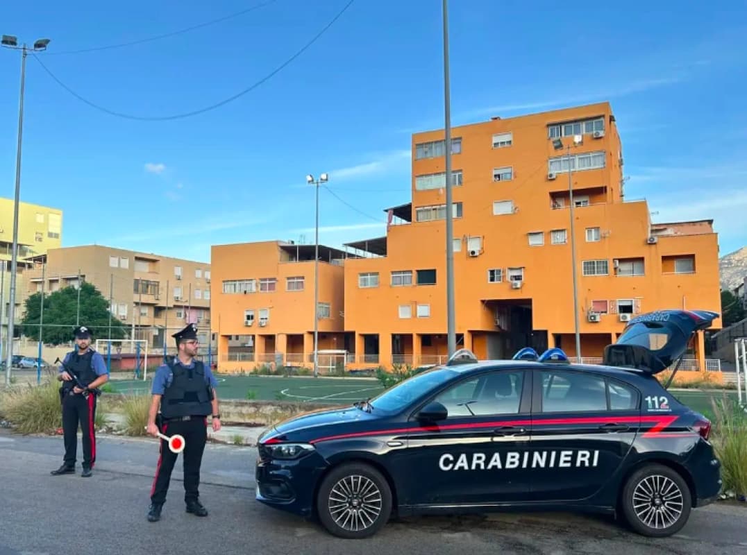 Palermo controlli allo Zen, sequestrata una pistola e 169 proiettili