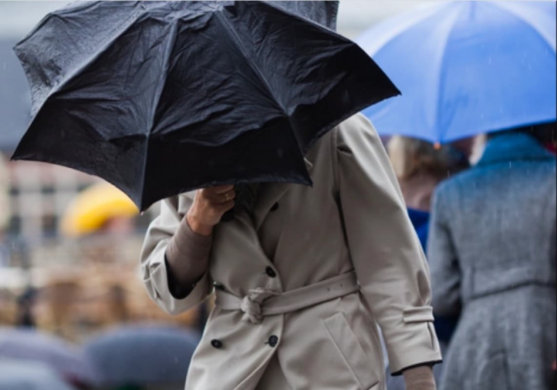 Maltempo in Sicilia: evacuazioni, chiusure dei centri commerciali e invito alla massima prudenza