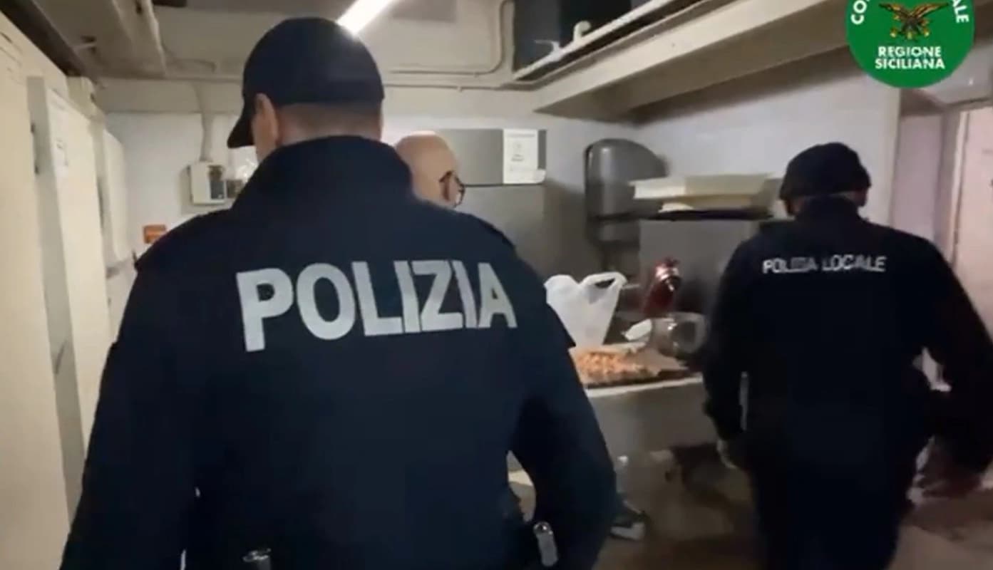 Blatte e alimenti scaduti, chiuso bar a Catania