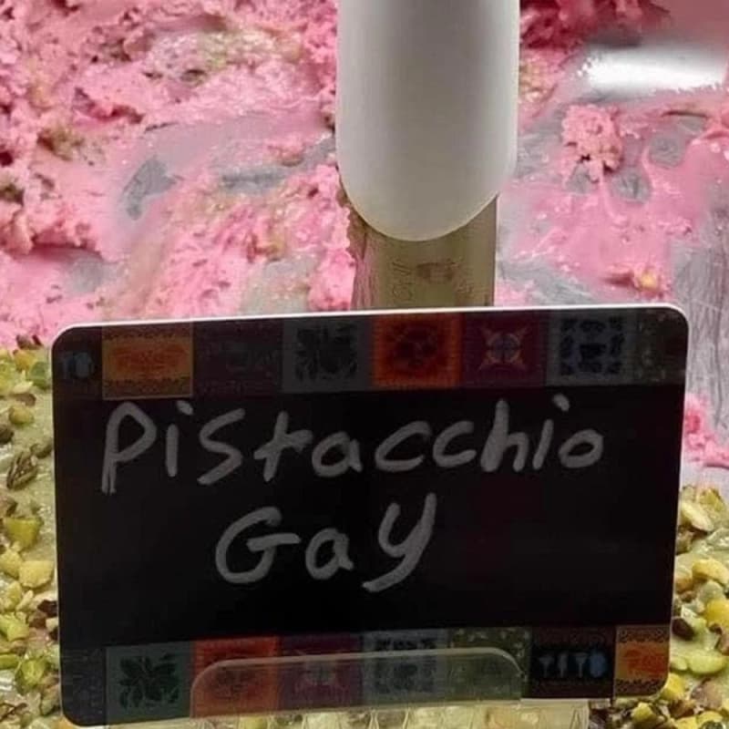 Pistacchio gay: pesante offesa o goliardata?