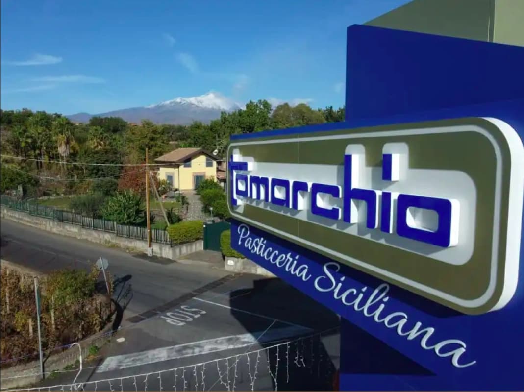 Catania: furto con scasso alla Tomarchio