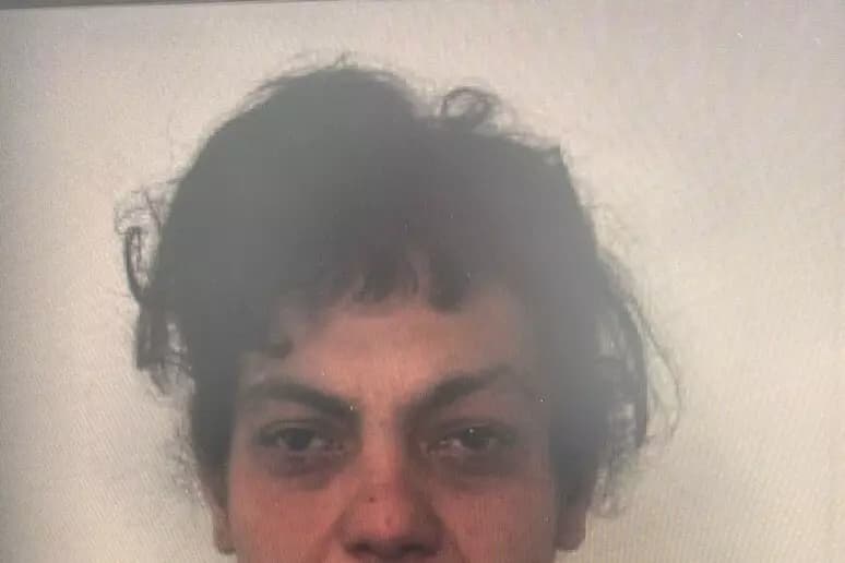 Donna trovata morta in edificio abbandonato a Catania, disposta l’autopsia