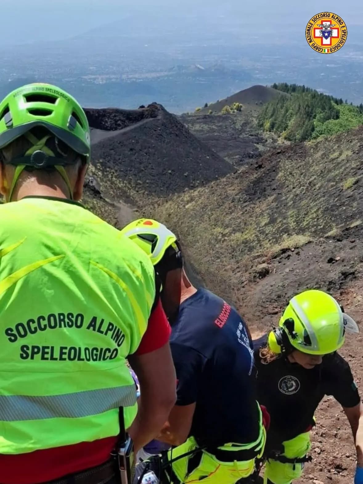 Tragedia sull’Etna, turista di 65 anni muore di infarto ai Crateri Silvestri
