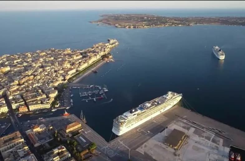 Siracusa: giovane morto in mare, caduto dalla barca