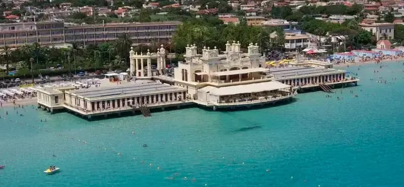 Divieto di balneazione a Mondello
