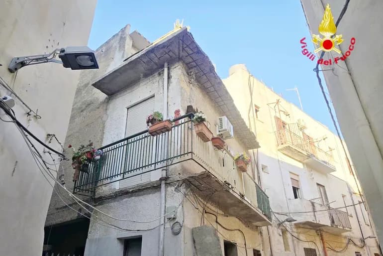 Mazara: crolla balcone, muore un’anziana
