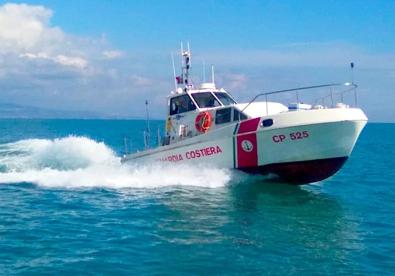 Catania: Guardia Costiera salva un giovane in mare, le parole di stima di Galvagno
