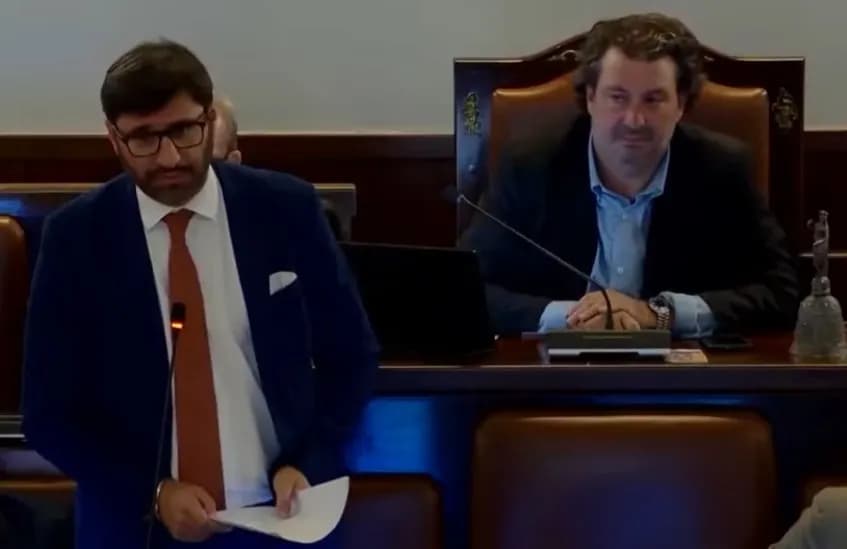 Catania, il consiglio comunale approva variazione di bilancio e modifiche regolamento municipi