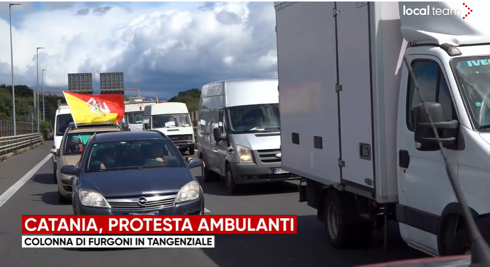  Catania: ambulanti paralizzano la tangenziale ovest