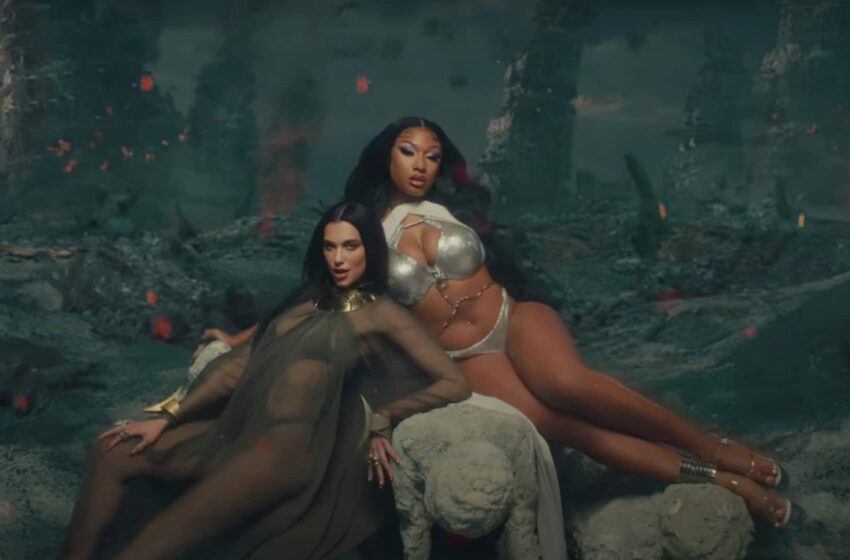  Sweetest Pie- Megan Thee Stallion & Dua Lipa