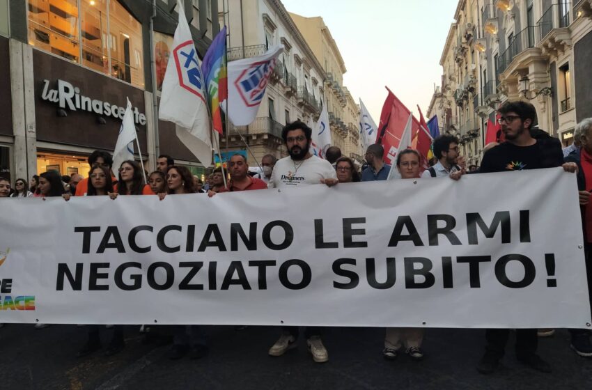  Catania dice no alla guerra: la manifestazione in via Etnea