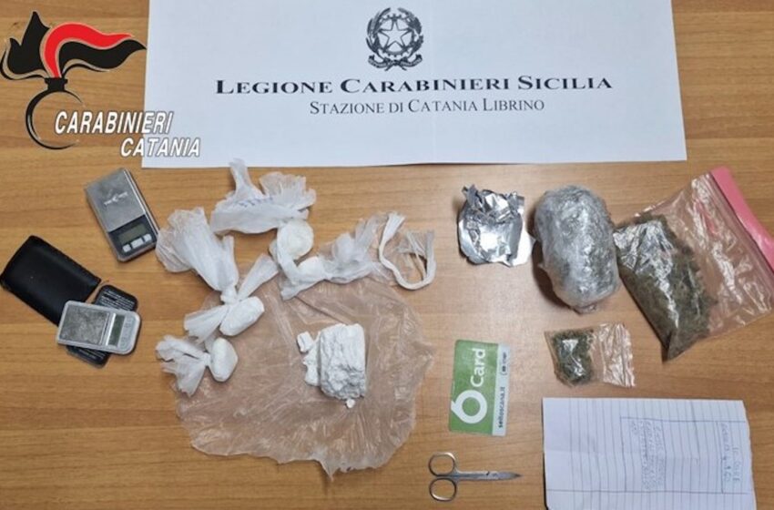  Catania, arrestato 35enne di Librino:  “erba” e cocaina  nell’armadio