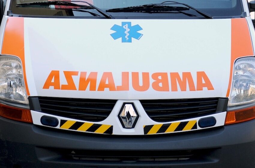  Palermo, operaio schiacciato da autocompattatore: è grave