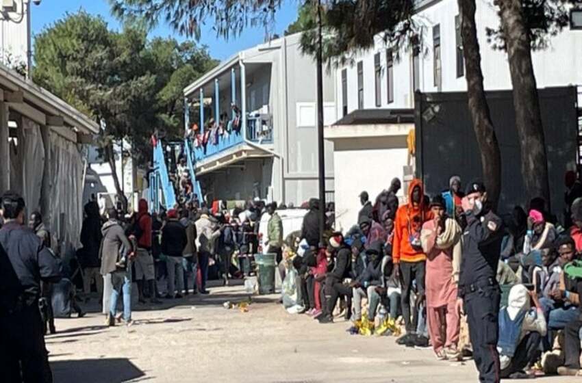  Migranti: hotspot a Lampedusa di nuovo pieno, oltre mille