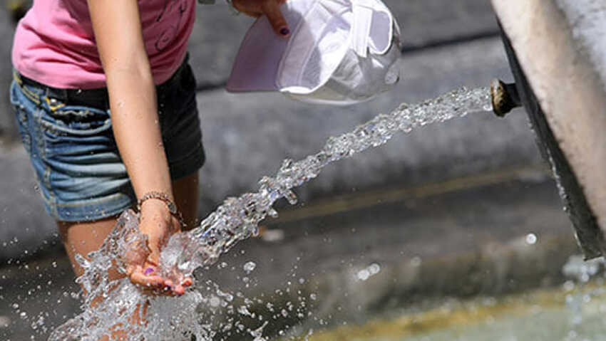  Acqua a singhiozzo e blackout, l’estate calda dei catanesi. Sidra: “Valuteremo richieste di risarcimento”