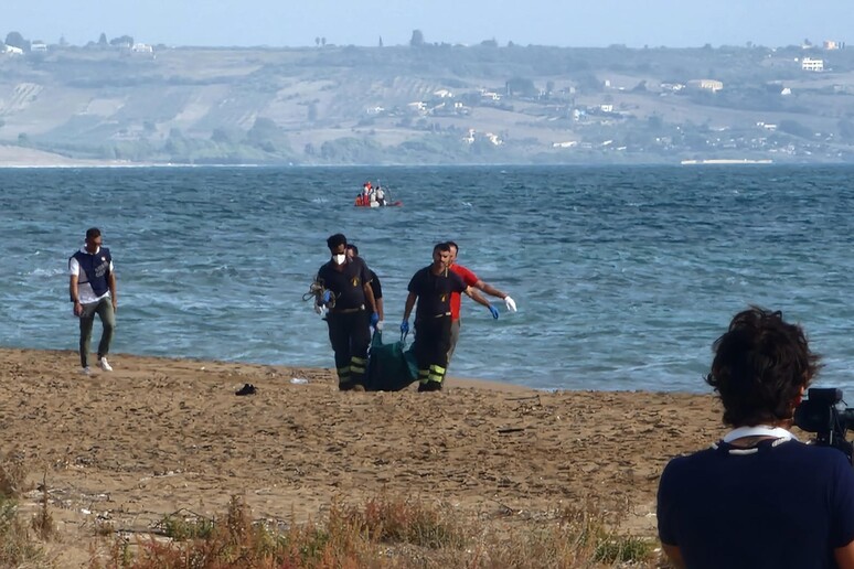  Castelvetrano, ritrovato sulla spiaggia il corpo di un uomo