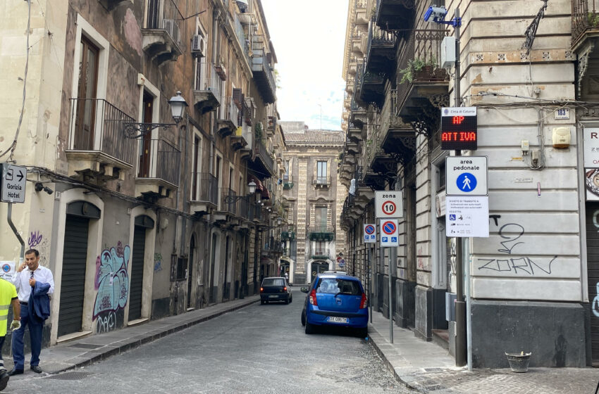  Catania, piazza Mazzini definitivamente pedonale: attivi i varchi