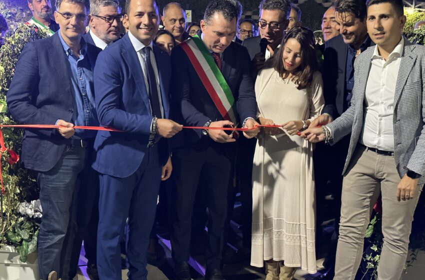  Inaugurata a Tremestieri Etneo la VI Festa dell’iris, dell’arancino, del vino e dell’artigianato