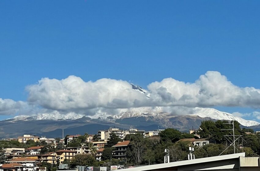  Etna, attività dal cratere di Sud-Est