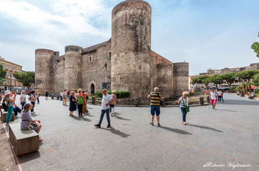  Catania, piazza Federico II diventa pedonale