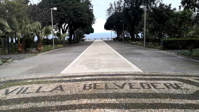  Villa Belvedere Acireale, a ripulirla dalla cenere vulcanica saranno i migranti